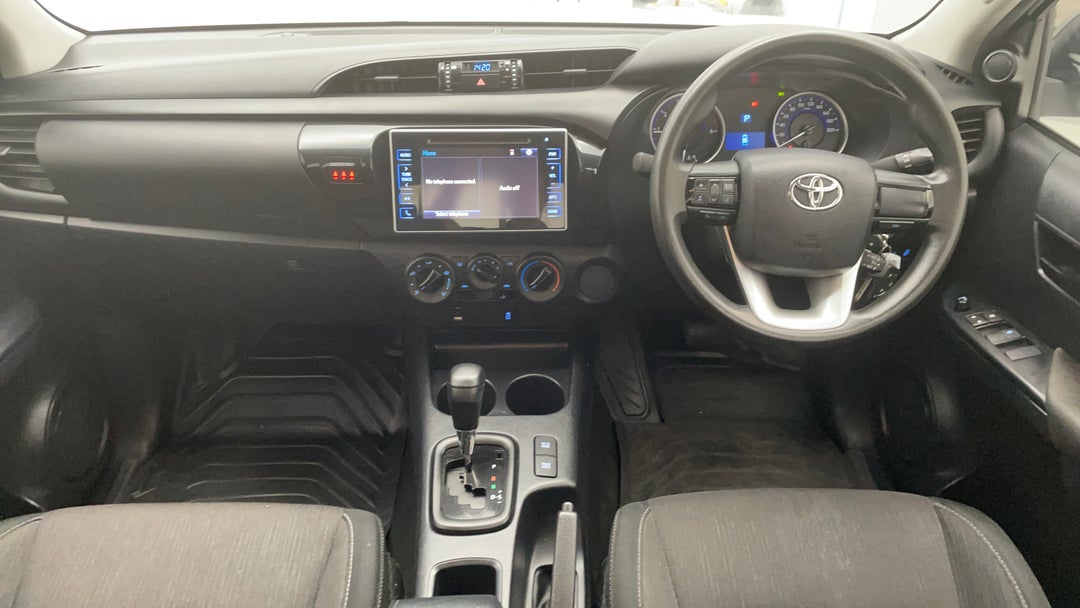 2017 Toyota Hilux Sr Hi-rider, Automatic, 98988 km, Center Console
