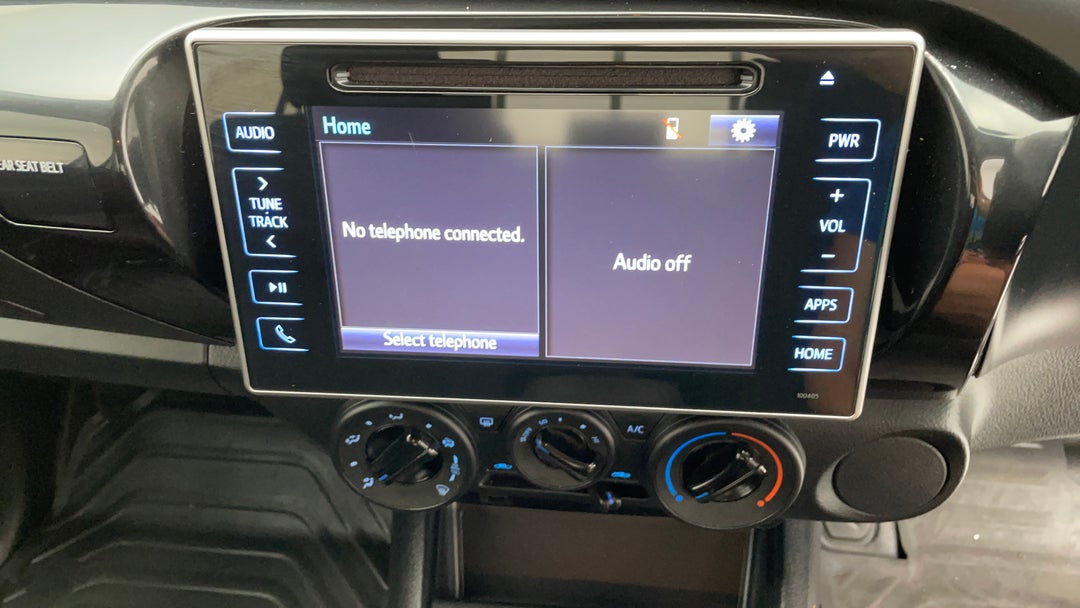 2017 Toyota Hilux Sr Hi-rider, Automatic, 98988 km, Infotainment System