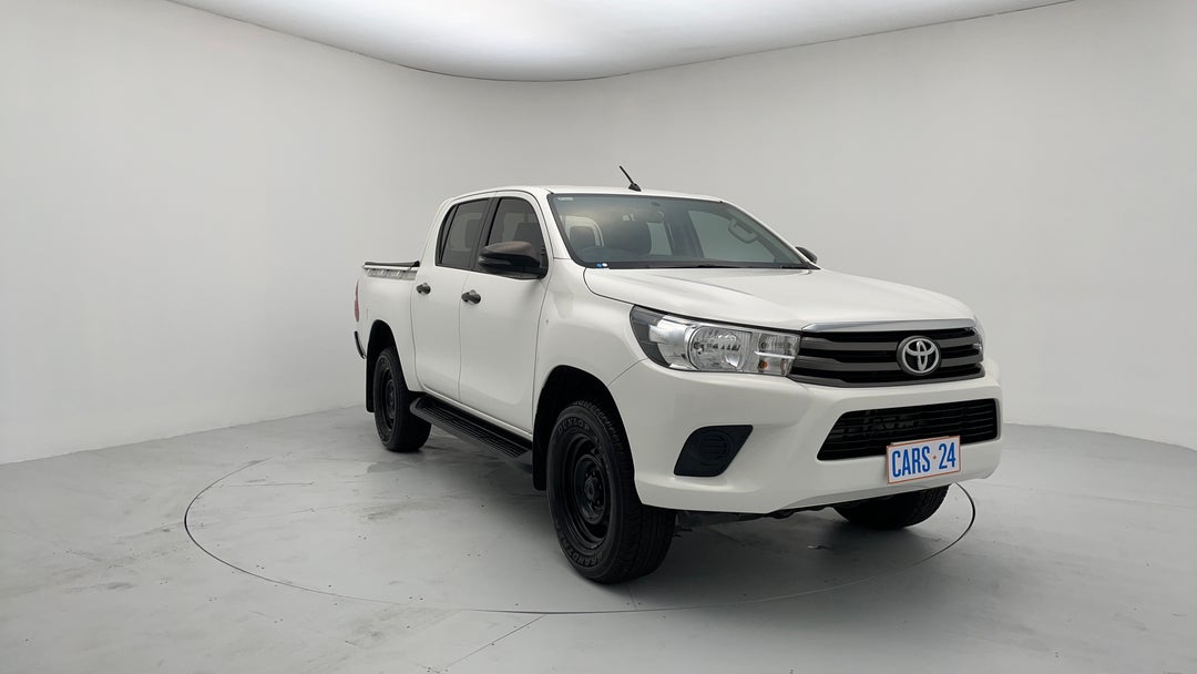 2017 Toyota Hilux Sr Hi-rider, Automatic, 98988 km, Right Front Diagonal (45- Degree) View
