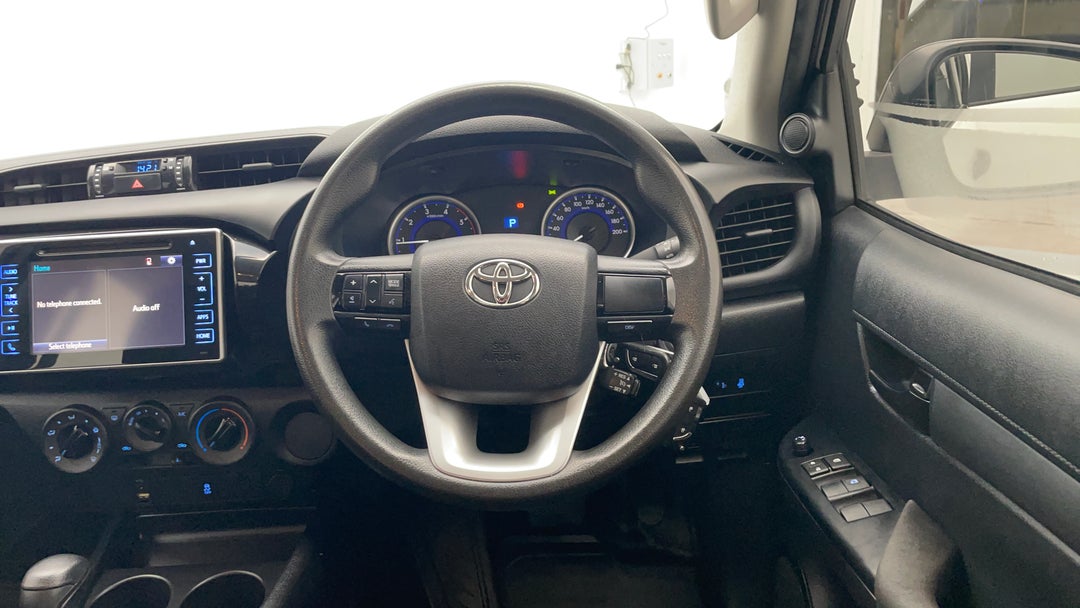 2017 Toyota Hilux Sr Hi-rider, Automatic, 98988 km, Steering Wheel Close-up