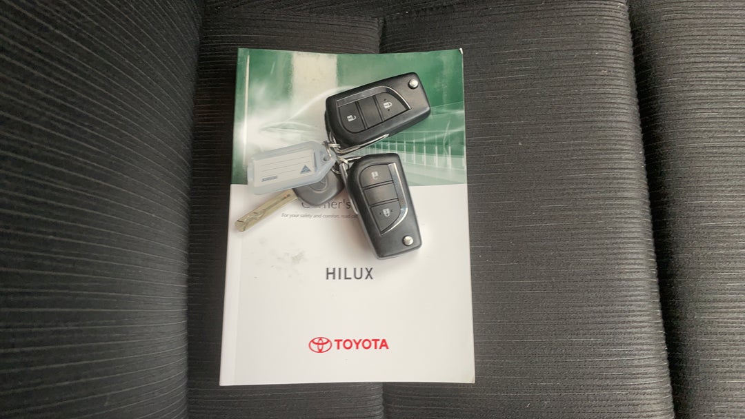 2017 Toyota Hilux Sr Hi-rider, Automatic, 98988 km, Key Close-up