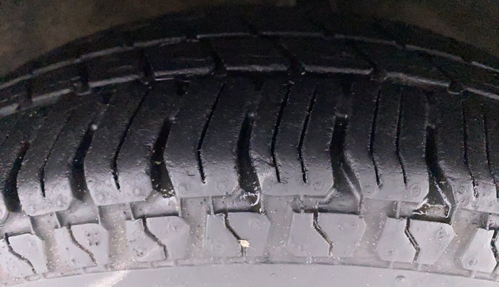 2009 Hyundai i10 SPORTZ 1.2, Petrol, Manual, 83,035 km, Right Front Tyre Tread