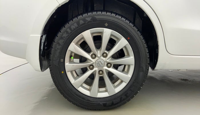 2014 Maruti Ertiga ZDI, Diesel, Manual, 66,575 km, Right Rear Wheel
