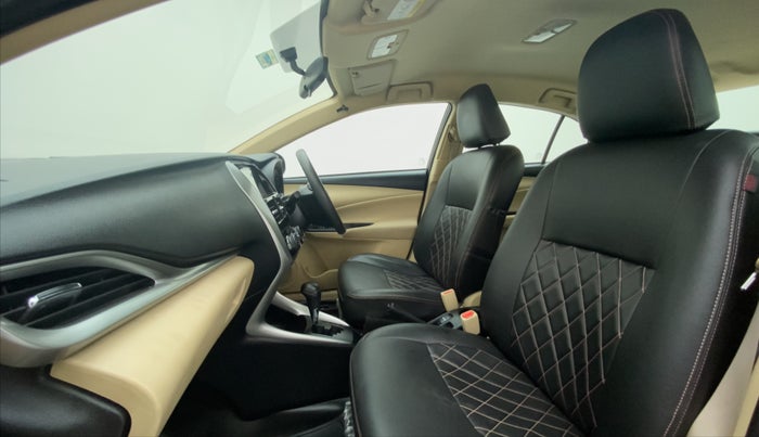 2019 Toyota YARIS J CVT, Petrol, Automatic, 18,535 km, Right Side Front Door Cabin