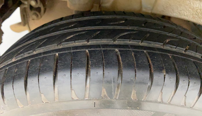 2018 Mahindra KUV 100 NXT K2 P 6 STR, Petrol, Manual, 13,243 km, Right Rear Tyre Tread