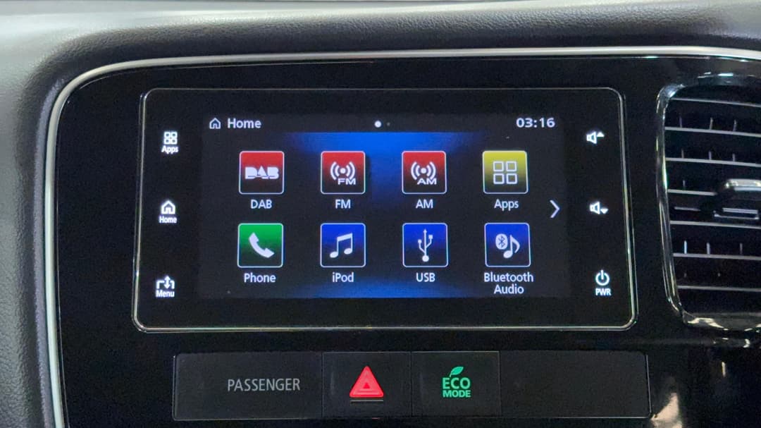 2016 Mitsubishi Outlander Ls (4x4), Automatic, 93604 km, Infotainment System