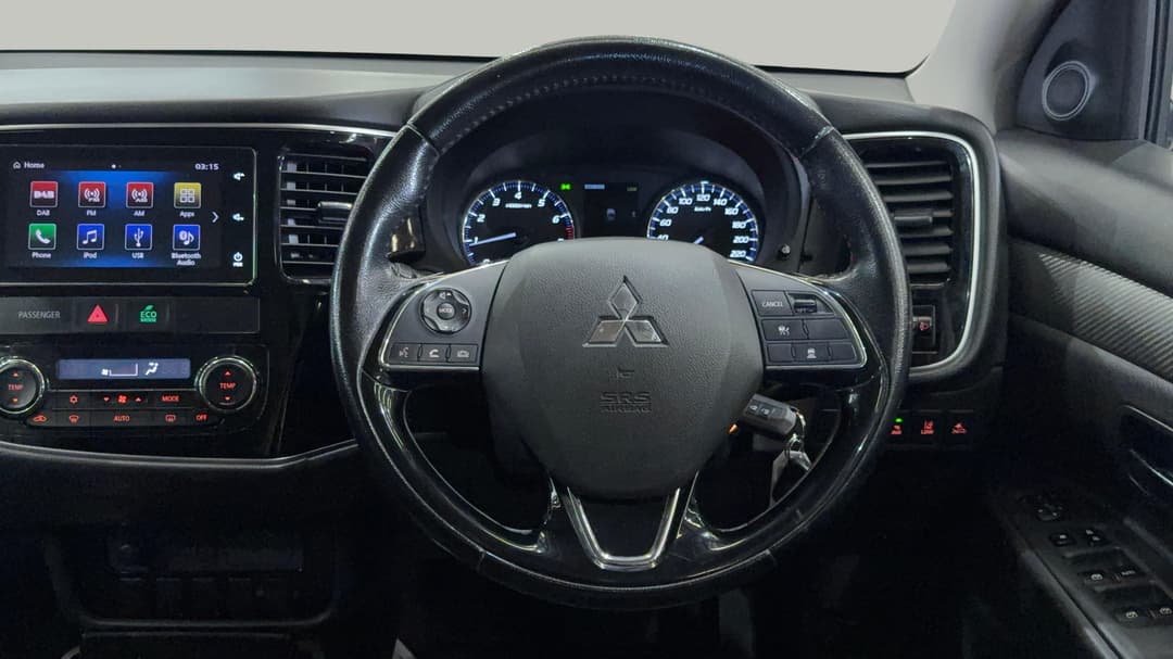 2016 Mitsubishi Outlander Ls (4x4), Automatic, 93604 km, Steering Wheel Close-up