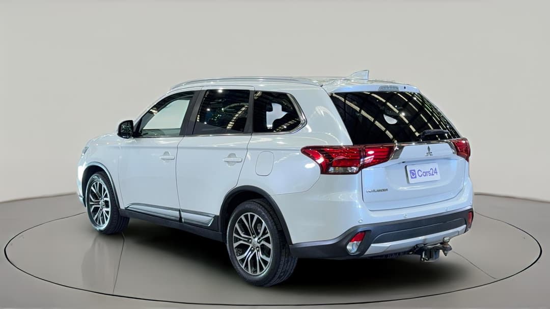 2016 Mitsubishi Outlander Ls (4x4), Automatic, 93604 km, Left Back Diagonal (45- Degree) View