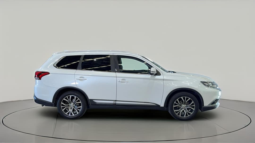 2016 Mitsubishi Outlander Ls (4x4), Automatic, 93604 km, Right Side View