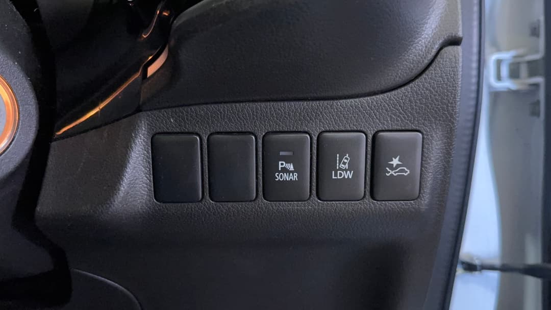 2016 Mitsubishi Outlander Ls (4x4), Automatic, 93604 km, Utility Switches/Buttons