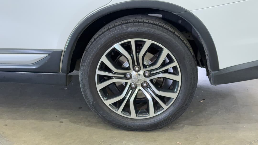 2016 Mitsubishi Outlander Ls (4x4), Automatic, 93604 km, Left Rear Wheel