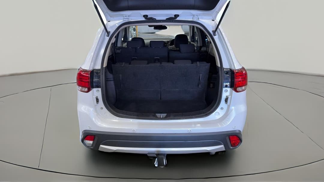 2016 Mitsubishi Outlander Ls (4x4), Automatic, 93604 km, Boot Inside View