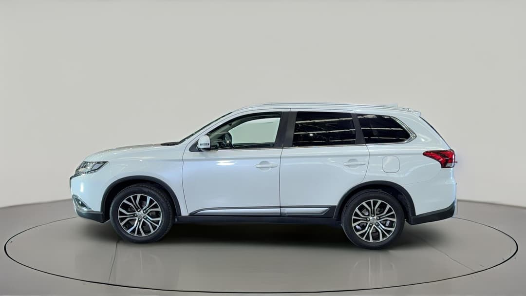 2016 Mitsubishi Outlander Ls (4x4), Automatic, 93604 km, Left Side View