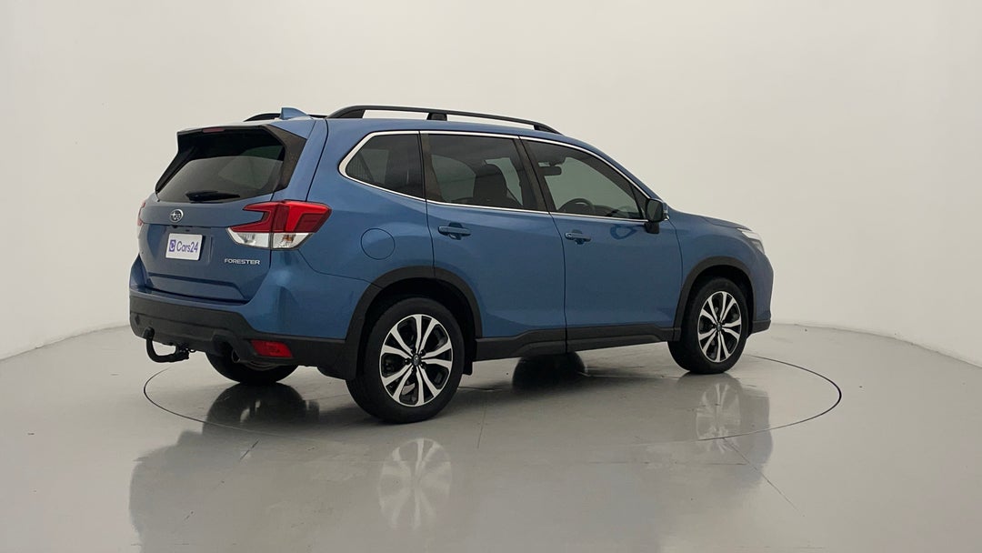 Right Back Diagonal (45- Degree) View