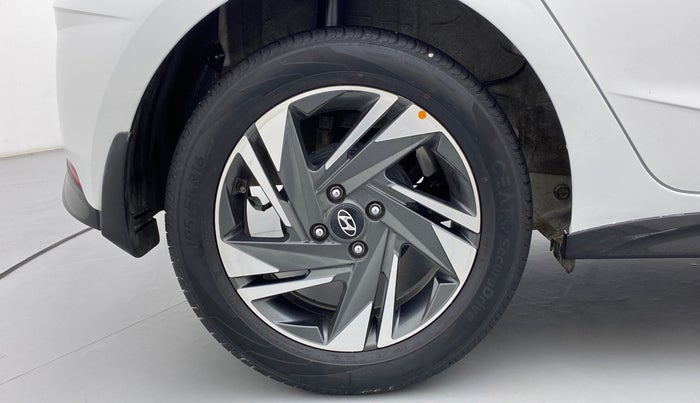 2020 Hyundai NEW I20 ASTA (O) 1.5 CRDI MT, Diesel, Manual, 21,125 km, Right Rear Wheel