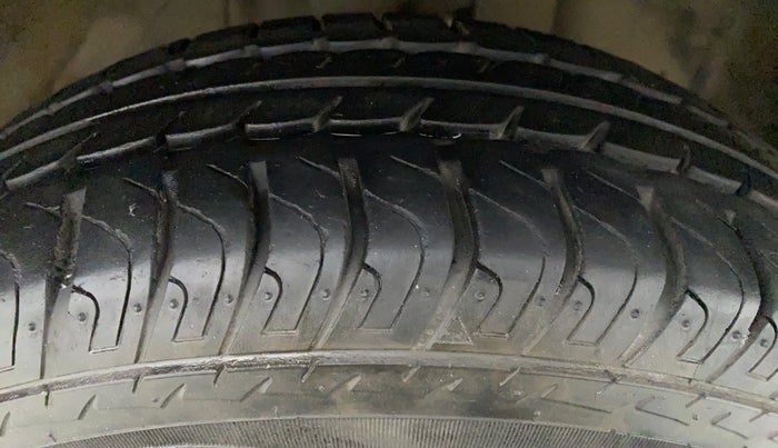 2018 Datsun Go Plus T, Petrol, Manual, 47,787 km, Right Front Tyre Tread