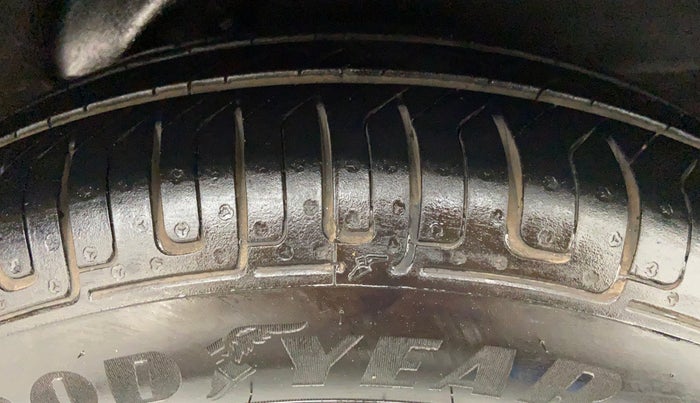 2015 Hyundai i10 SPORTZ 1.1 IRDE2, Petrol, Manual, 36,702 km, Left Rear Tyre Tread
