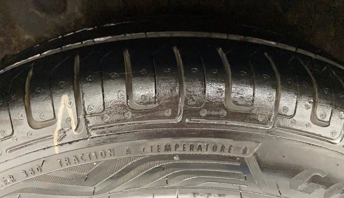 2015 Hyundai i10 SPORTZ 1.1 IRDE2, Petrol, Manual, 36,702 km, Right Rear Tyre Tread