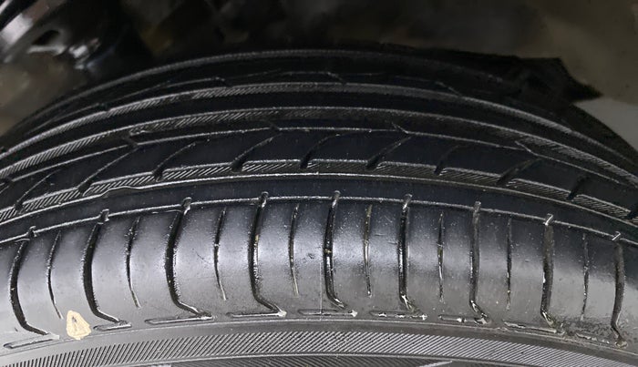 2018 Maruti Wagon R 1.0 VXI, Petrol, Manual, 34,604 km, Left Front Tyre Tread