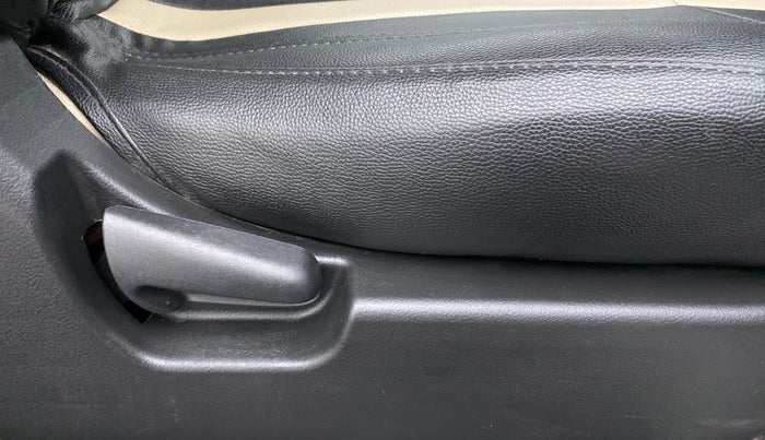 2018 Maruti Wagon R 1.0 VXI, Petrol, Manual, 34,604 km, Driver Side Adjustment Panel