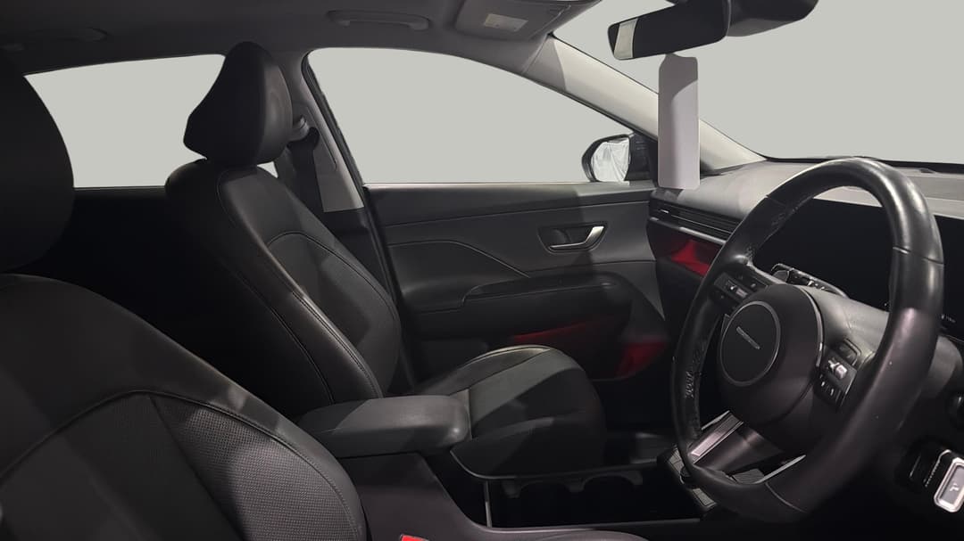2024 Hyundai Kona Premium, Automatic, 45931 km, Right Side Front Door Cabin View