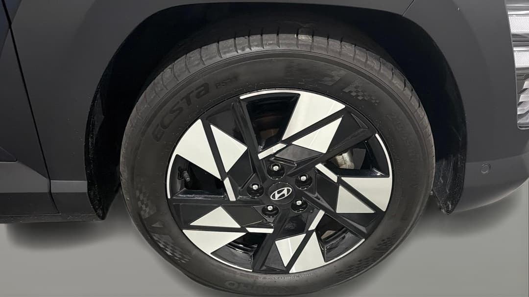 2024 Hyundai Kona Premium, Automatic, 45931 km, Right Front Wheel