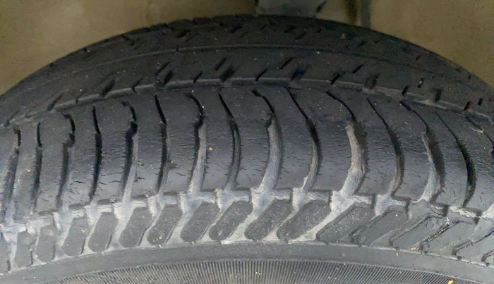 2017 Maruti Alto K10 VXI P, Petrol, Manual, 23,321 km, Left Front Tyre Tread