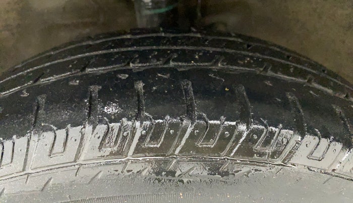 2017 Maruti Wagon R 1.0 LXI CNG, CNG, Manual, 55,367 km, Left Front Tyre Tread