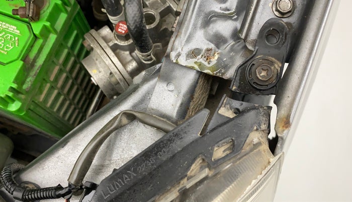2017 Maruti Wagon R 1.0 LXI CNG, CNG, Manual, 55,367 km, Left headlight - Clamp has minor damage