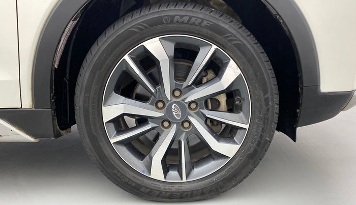 2019 Mahindra XUV300 W8 (O) DIESEL  AT, Diesel, Automatic, 54,795 km, Right Front Wheel