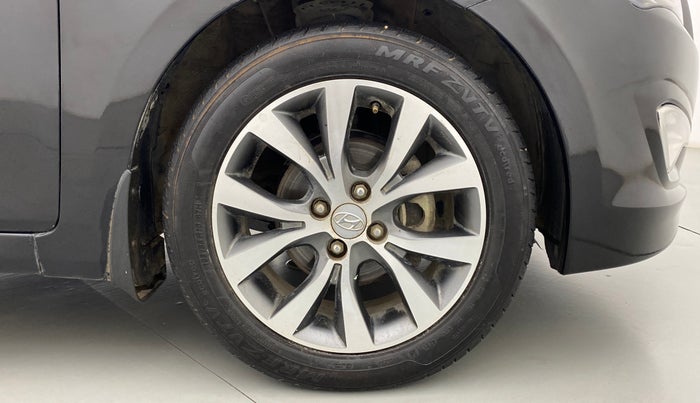 2017 Hyundai Verna 1.6 VTVT SX AT, Petrol, Automatic, 57,506 km, Right Front Wheel