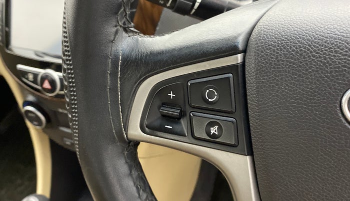 2017 Hyundai Verna 1.6 VTVT SX AT, Petrol, Automatic, 57,506 km, Steering wheel - Sound system control not functional