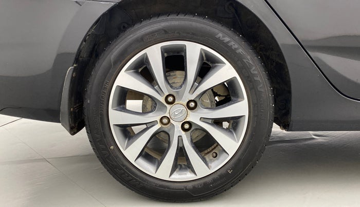 2017 Hyundai Verna 1.6 VTVT SX AT, Petrol, Automatic, 57,506 km, Right Rear Wheel