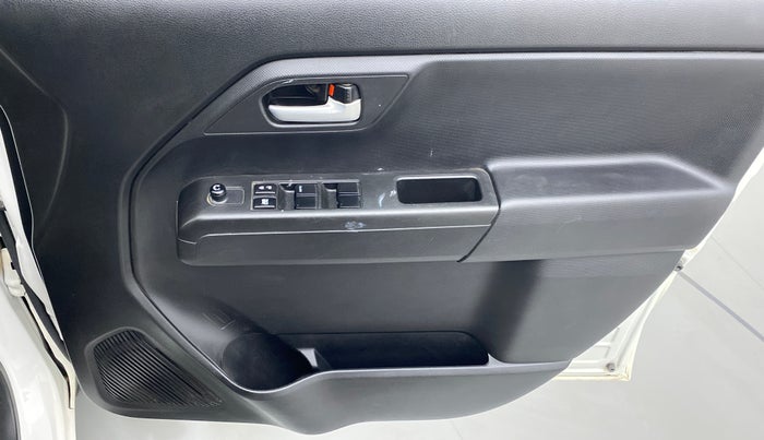 2020 Maruti New Wagon-R VXI 1.0, Petrol, Manual, 21,533 km, Driver Side Door Panels Control