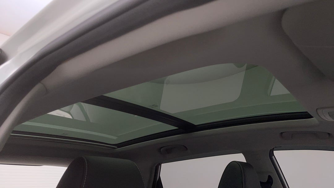 Interior Sunroof/Moonroof
