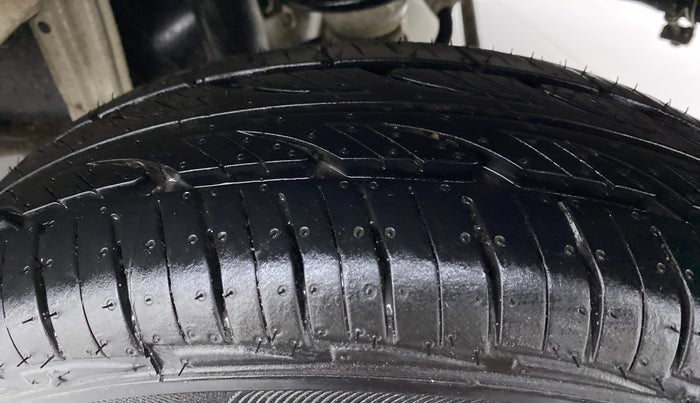2017 Maruti Alto 800 LXI, Petrol, Manual, 36,597 km, Left Rear Tyre Tread