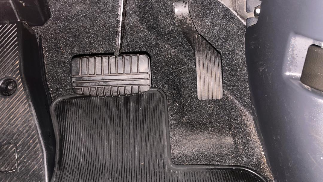2020 Mitsubishi Outlander Ls 7 Seat (AWD), Automatic, 126791 km, Pedals and Footmat
