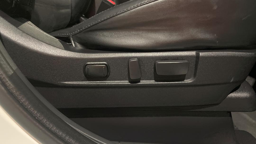 2020 Mitsubishi Outlander Ls 7 Seat (AWD), Automatic, 126791 km, Drivers Side Adjustment Panel