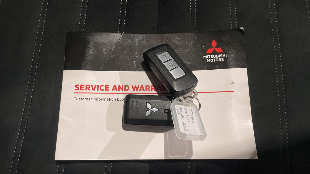 2020 Mitsubishi Outlander Ls 7 Seat (AWD), Automatic, 126791 km, Key Close-up