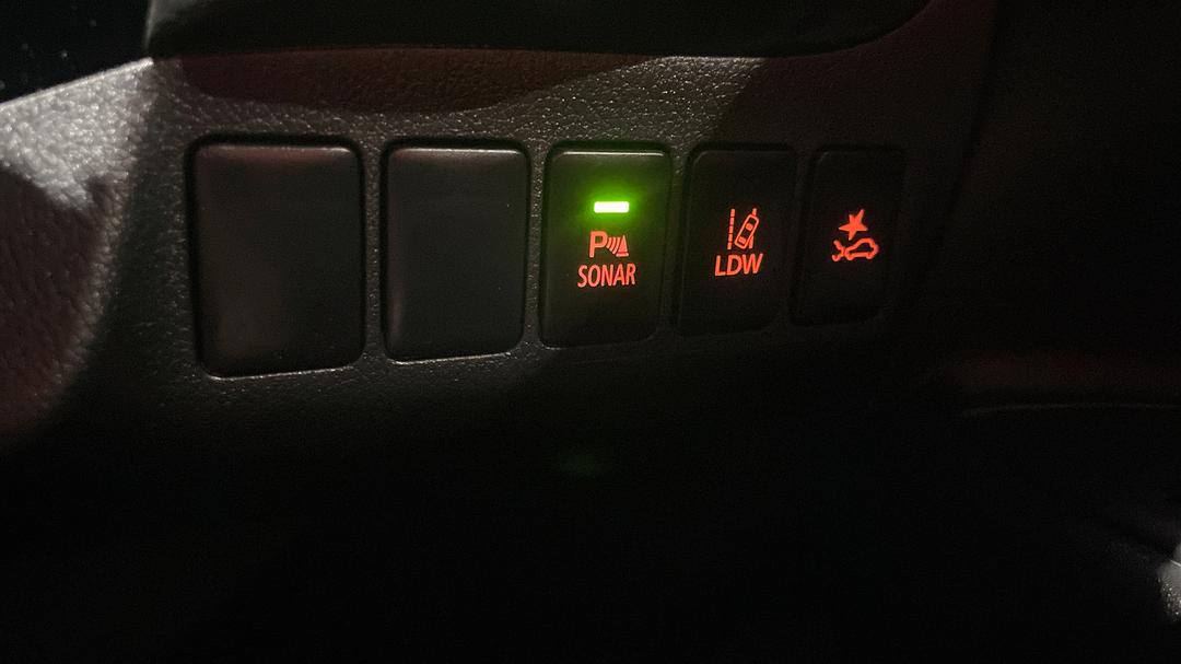 2020 Mitsubishi Outlander Ls 7 Seat (AWD), Automatic, 126791 km, Utility Switches/Buttons