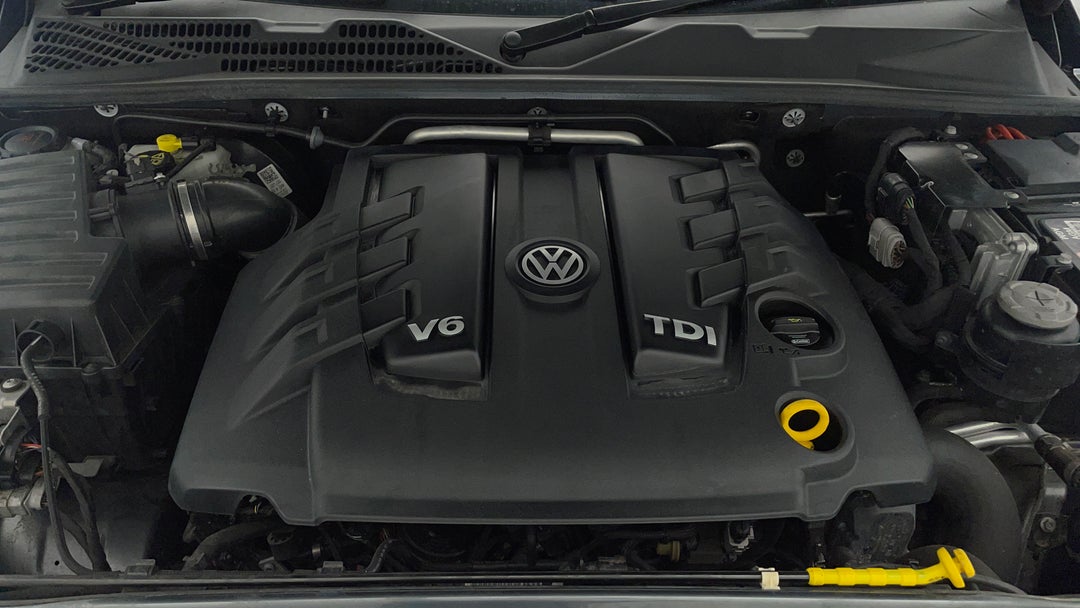 Open Bonnet (Engine)