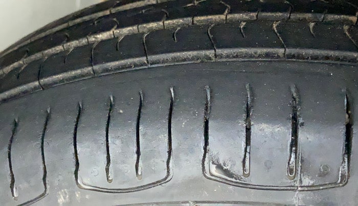2021 Maruti New Wagon-R LXI CNG (O) 1.0, CNG, Manual, 53,136 km, Left Front Tyre Tread