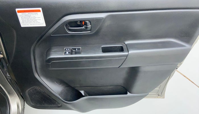 2021 Maruti New Wagon-R LXI CNG (O) 1.0, CNG, Manual, 53,136 km, Driver Side Door Panels Control