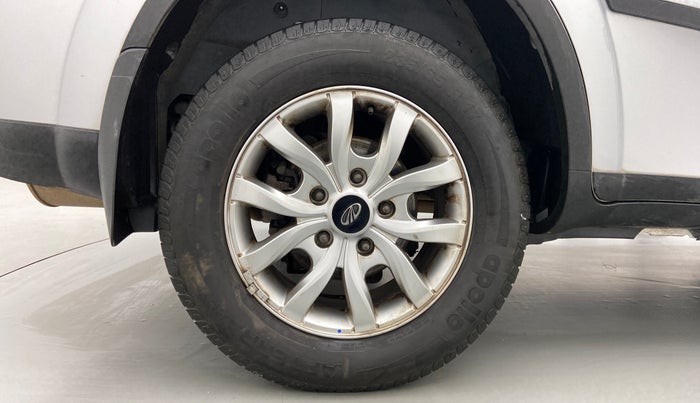 2018 Mahindra XUV500 W10 AT, Diesel, Automatic, 31,558 km, Right Rear Wheel