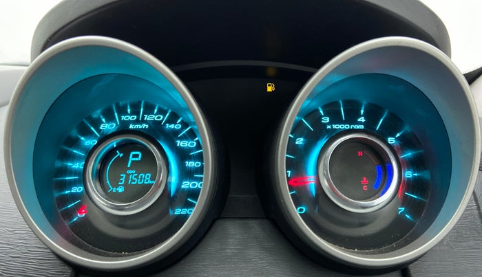 2018 Mahindra XUV500 W10 AT, Diesel, Automatic, 31,558 km, Odometer Image