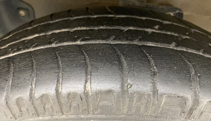 2018 Maruti Eeco 5 STR WITH AC PLUSHTR, Petrol, Manual, 46,546 km, Right Front Tyre Tread