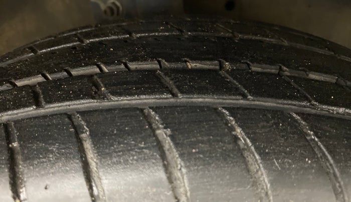 2017 Maruti Celerio VXI (O), Petrol, Manual, 40,865 km, Right Front Tyre Tread