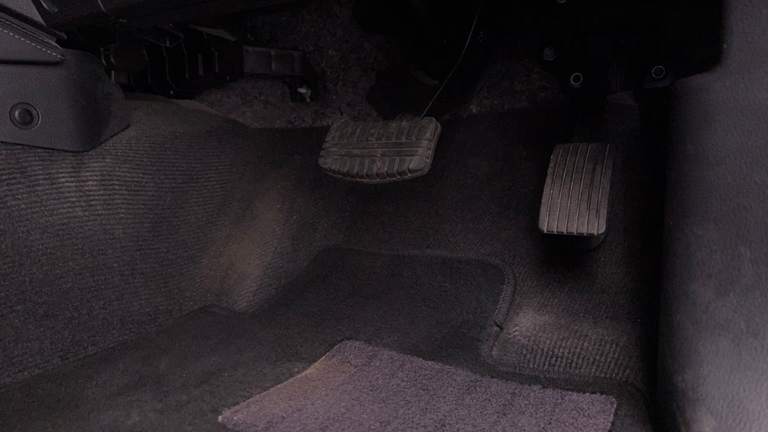 2019 Mitsubishi Triton Gls (4x4) Premium, Automatic, 140281 km, Pedals and Footmat