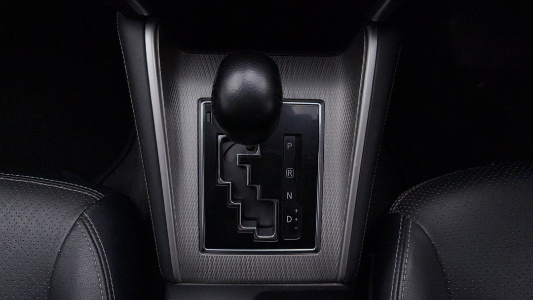 2019 Mitsubishi Triton Gls (4x4) Premium, Automatic, 140281 km, Gear Lever 