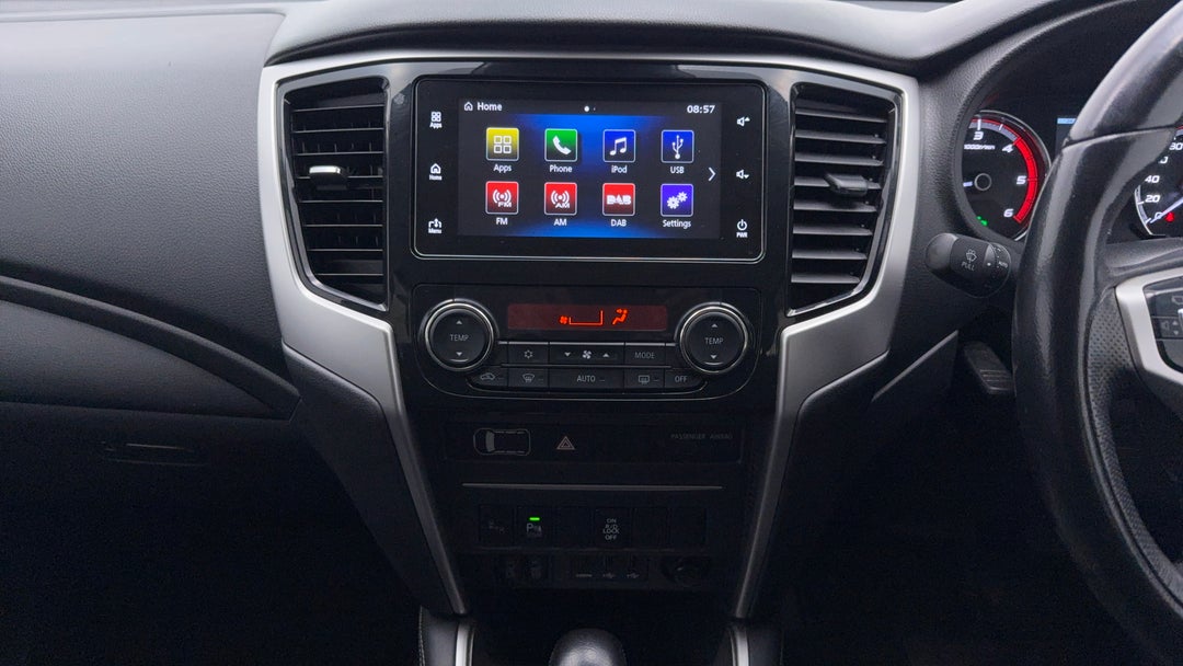 2019 Mitsubishi Triton Gls (4x4) Premium, Automatic, 140281 km, Center Console